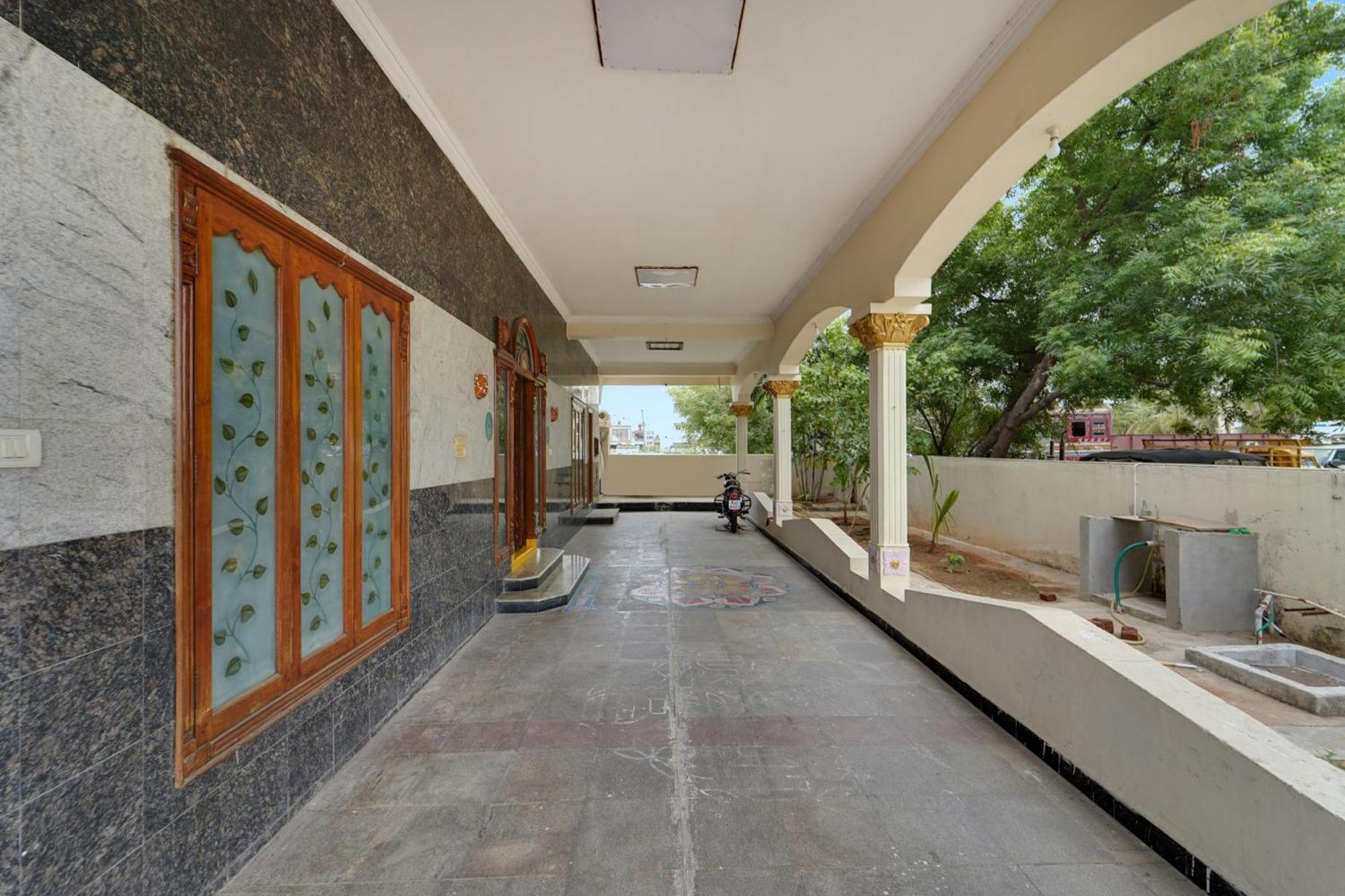 Collection O Mahika Homestay Tirupati Extérieur photo